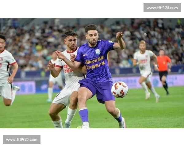 球迷热议持续升温赛场内外观点碰撞引发广泛关注社交平台刷屏成焦点